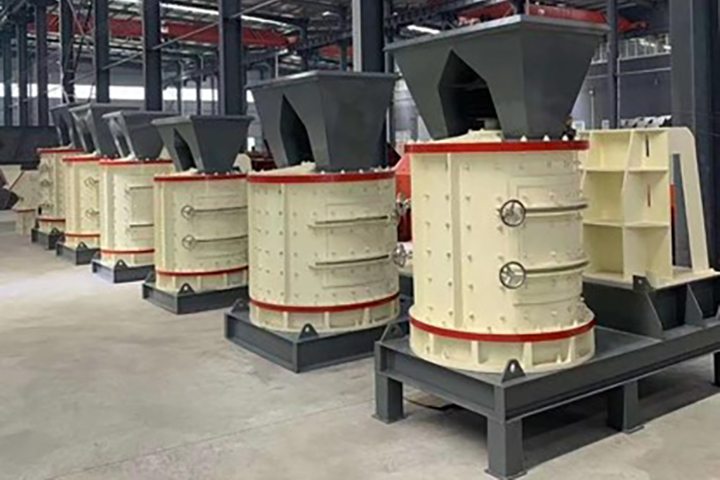 Vertical compound crusher