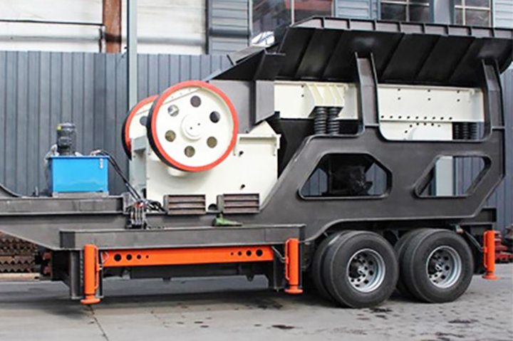 Mobile jaw crusher plant